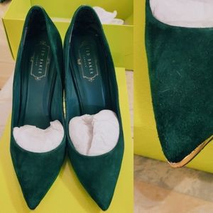 Evergreen "Neevo" style suede Ted Baker heels